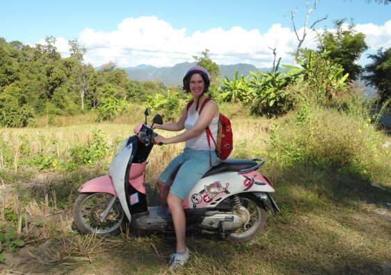 Op scooter in Pai